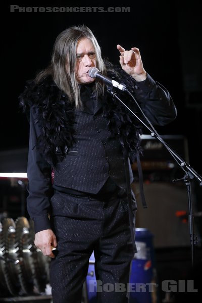 EINSTURZENDE NEUBAUTEN - 2022-10-08 - PARIS - Le Trianon - Christian Emmerich [Blixa Bargeld]